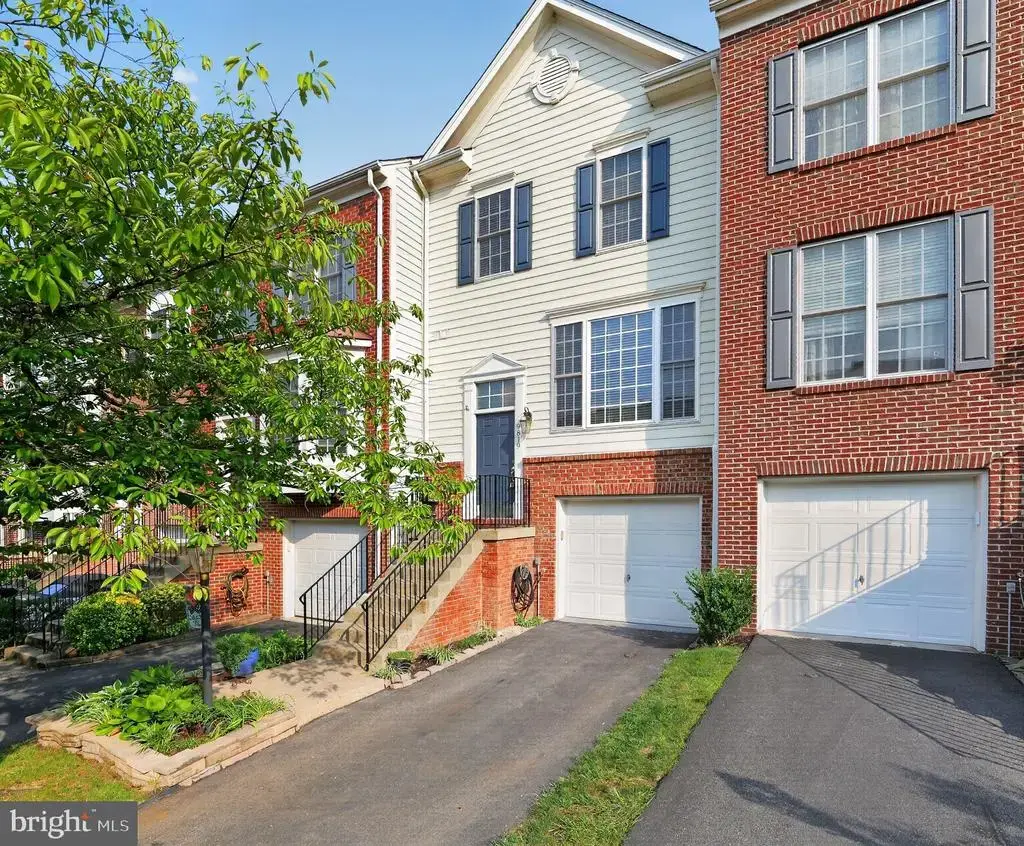 9819 Cheshire Ridge Cir, MANASSAS
