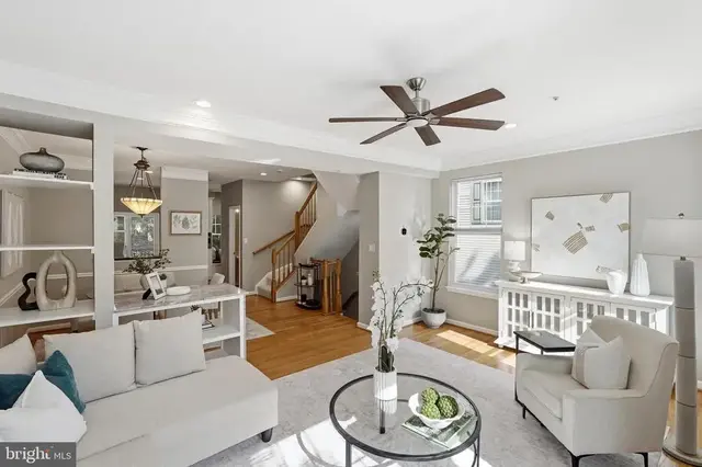 3298 Mount Vernon Ave, Alexandria