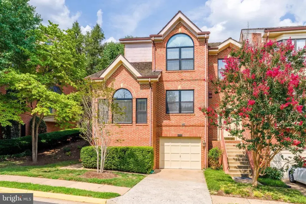 1443 Hampton Hill Cir, MCLEAN