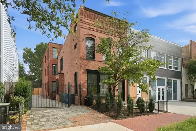 710 E St Se #2, Washington