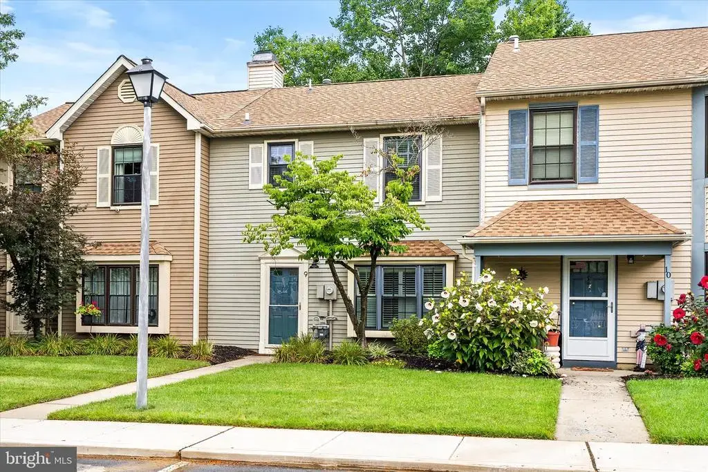 9 Ashford Ct, ROBBINSVILLE