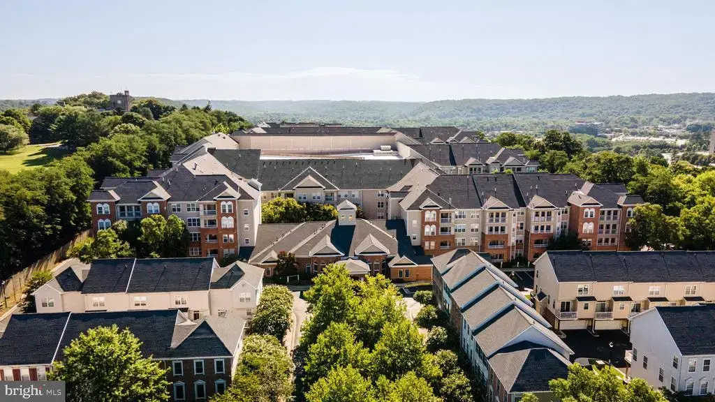 400 Symphony Cir #215i, COCKEYSVILLE