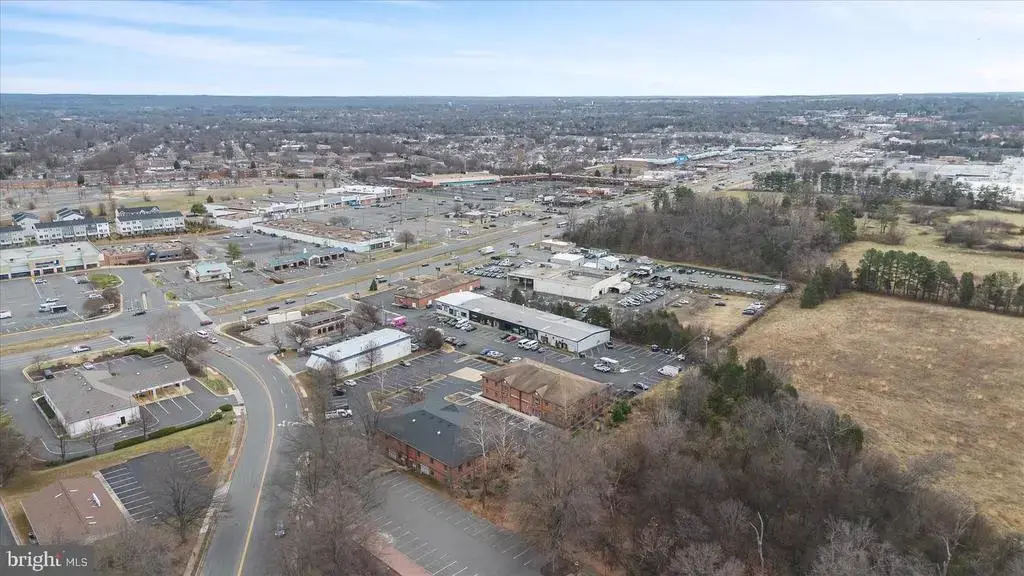 10521 Crestwood #201, MANASSAS