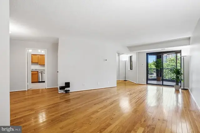 5904 Mount Eagle Dr #711, Alexandria