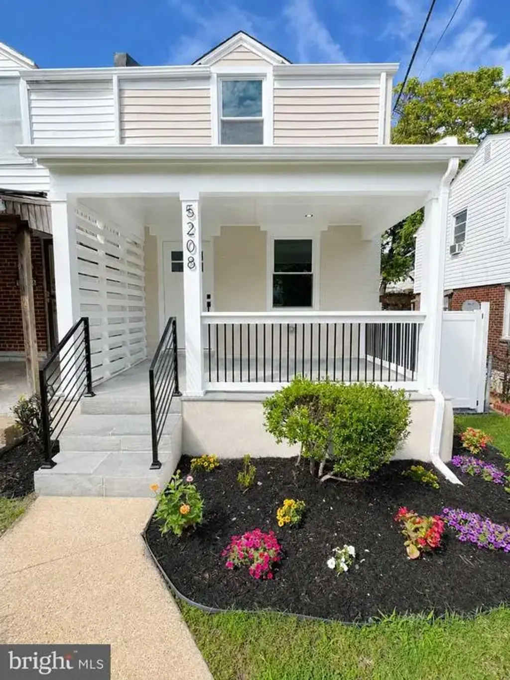 5208 Jay St Ne, WASHINGTON
