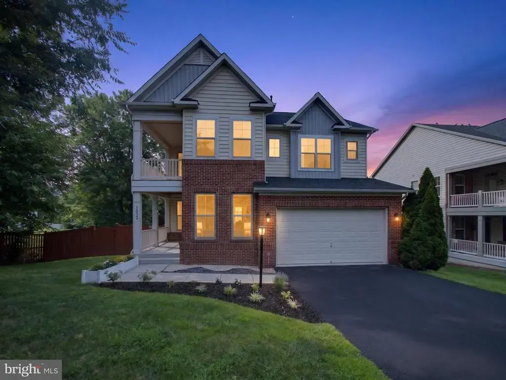 3032 Moore Ln, KENSINGTON