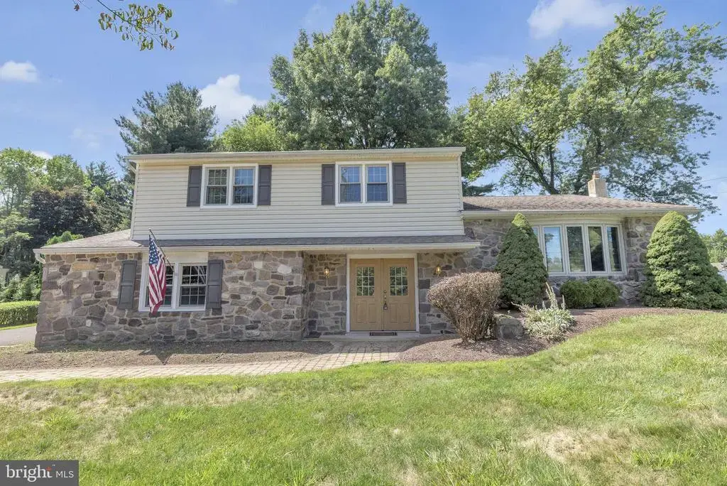 1266 Old Jordan Rd, HOLLAND