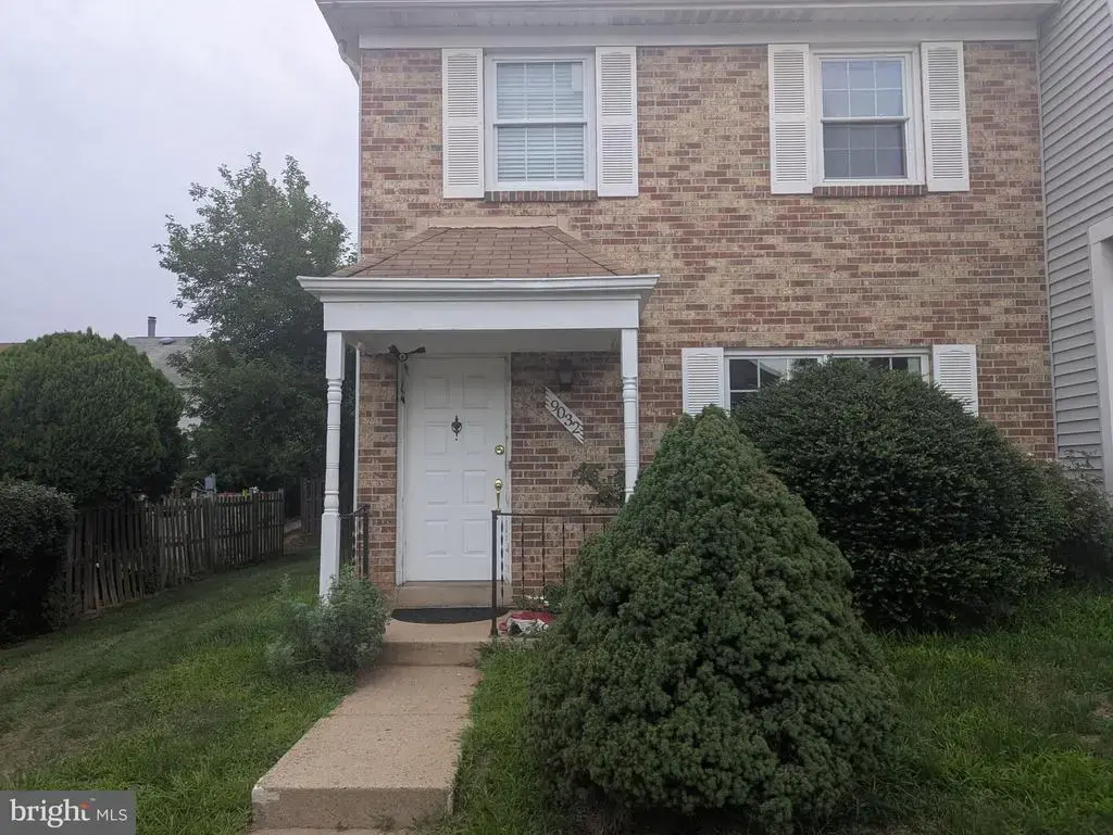 9032 Whispering Pine Ct, MANASSAS