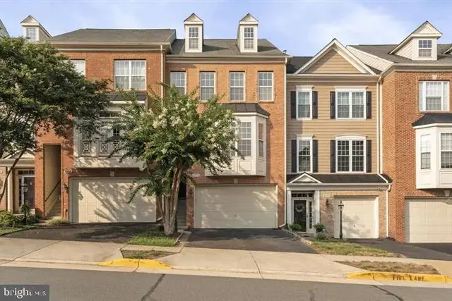 43770 Lees Mill Sq, Leesburg