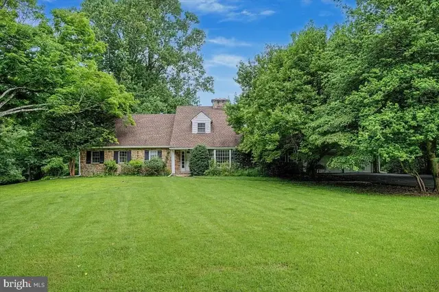 7 Swallow Hill Rd, Wilmington