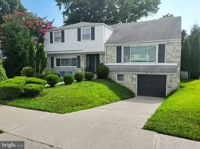 827 Larkspur St, Philadelphia