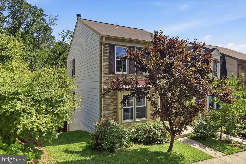 10272 Colony Park Dr, FAIRFAX