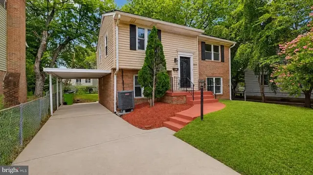 3806 Upshur St, Brentwood