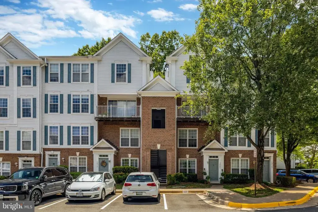 12739 Fair Crest Ct #302, FAIRFAX