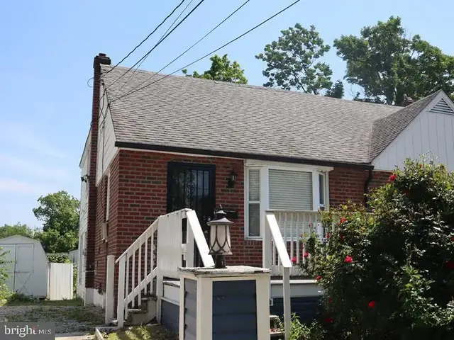 743 Sharon Ave, Darby
