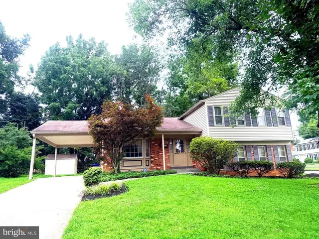 8626 Bunnell Dr, Potomac