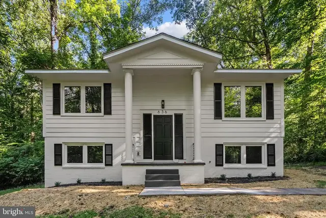 636 Holly Corner Rd, Fredericksburg