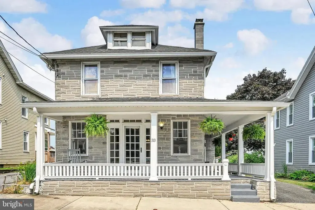 33 S 11th St, AKRON