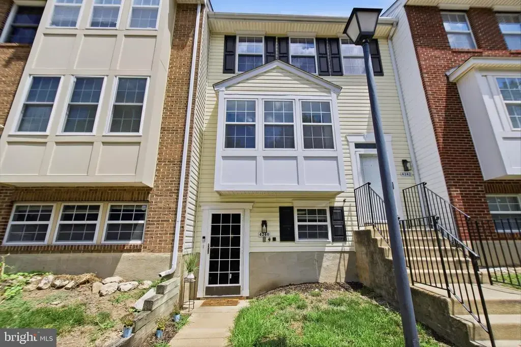 4240 Applegate Ln #5, SUITLAND