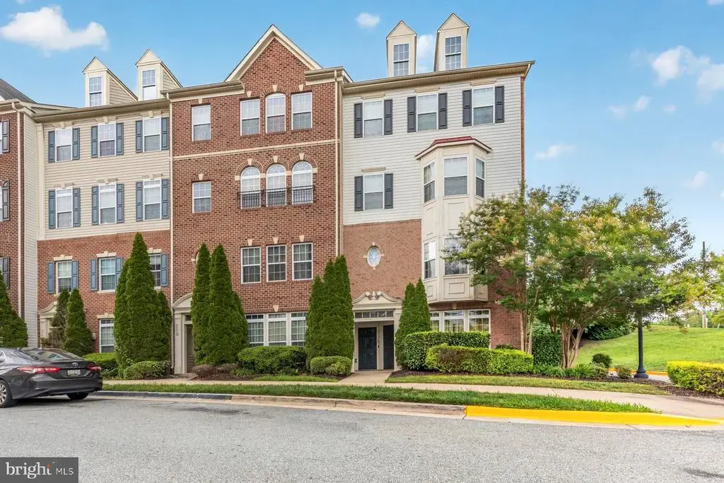5774 Virginia Ln #64, OXON HILL