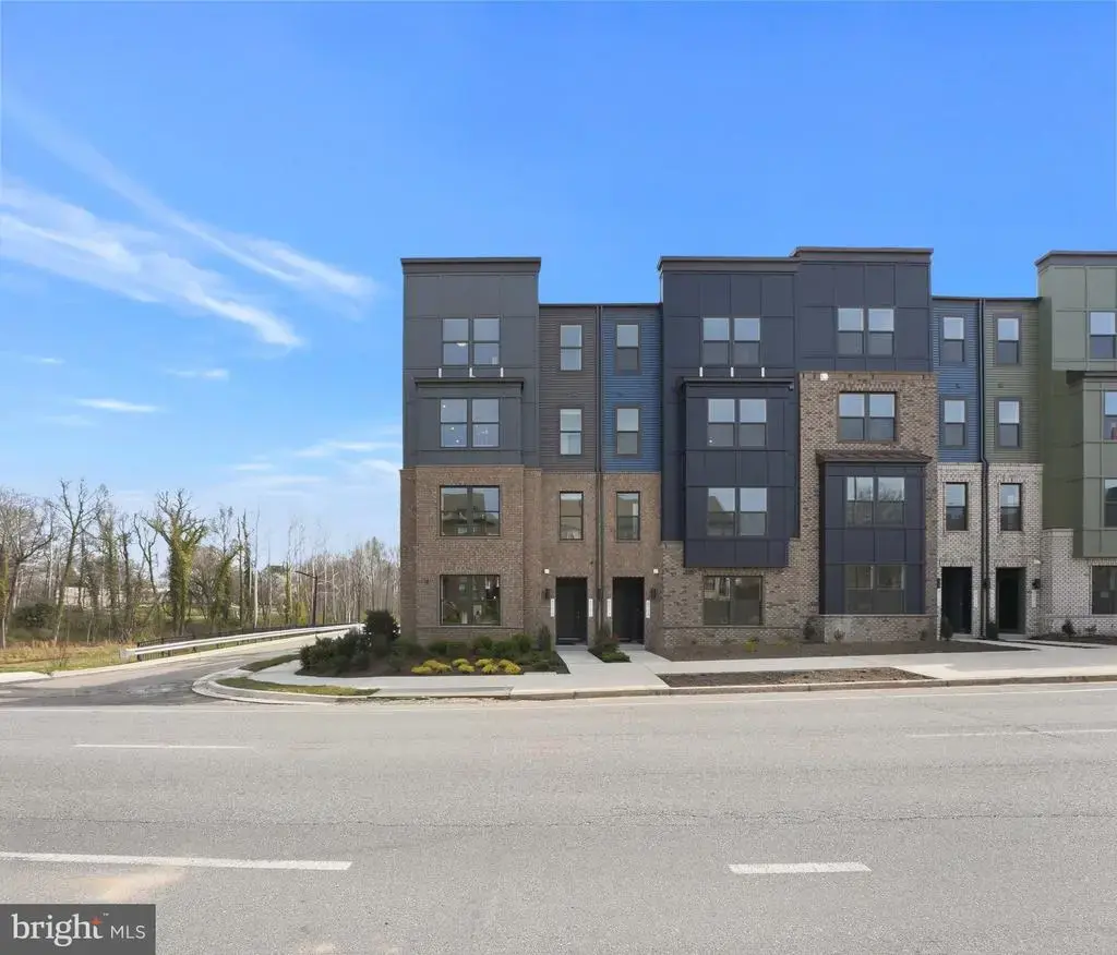 6704 Penrose Ln, HYATTSVILLE