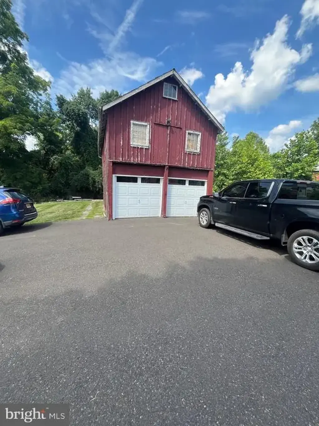 250 S State St #garages, NEWTOWN