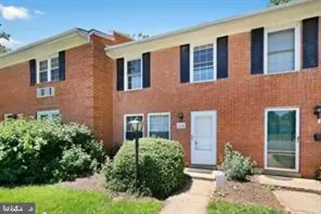 109 N Emory Dr, STERLING