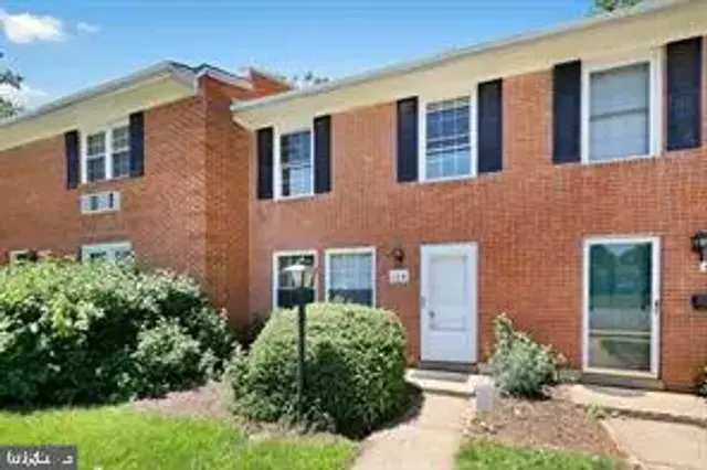 109 N Emory Dr, Sterling