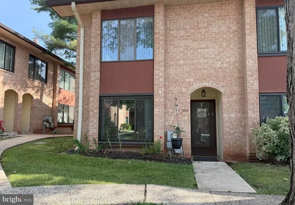 805 Stonybrook #805, NORRISTOWN