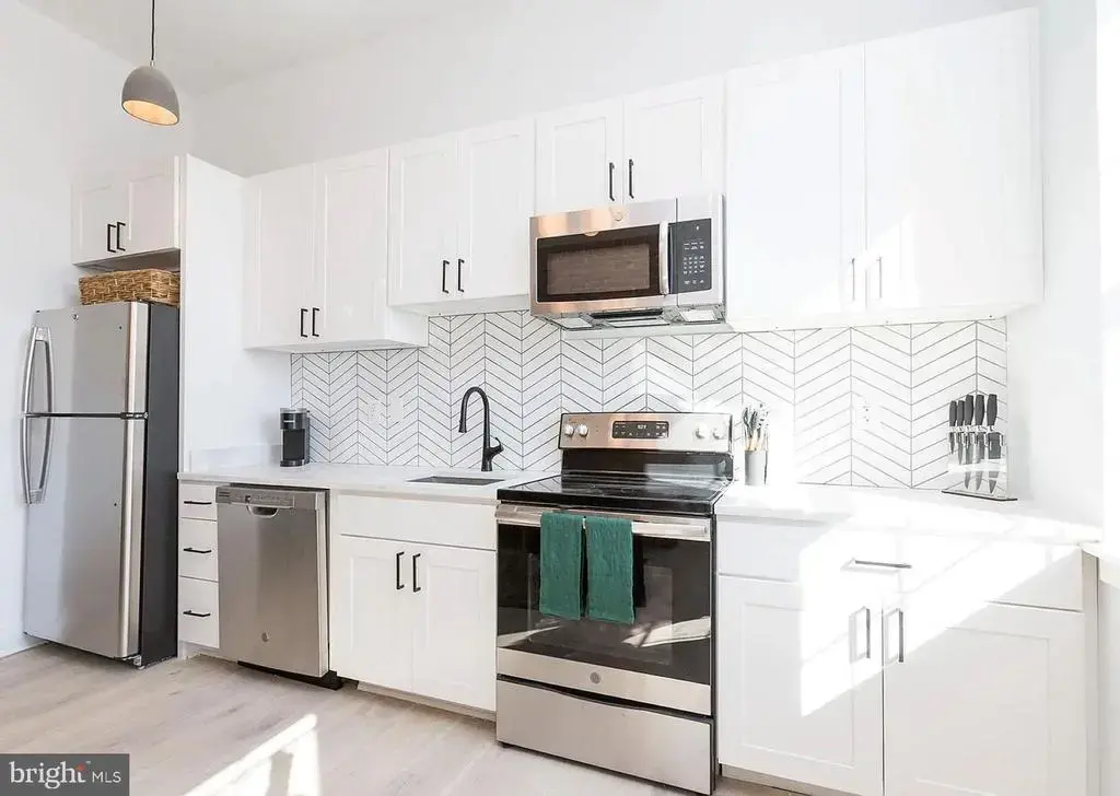 415 Saint Paul St #302, BALTIMORE