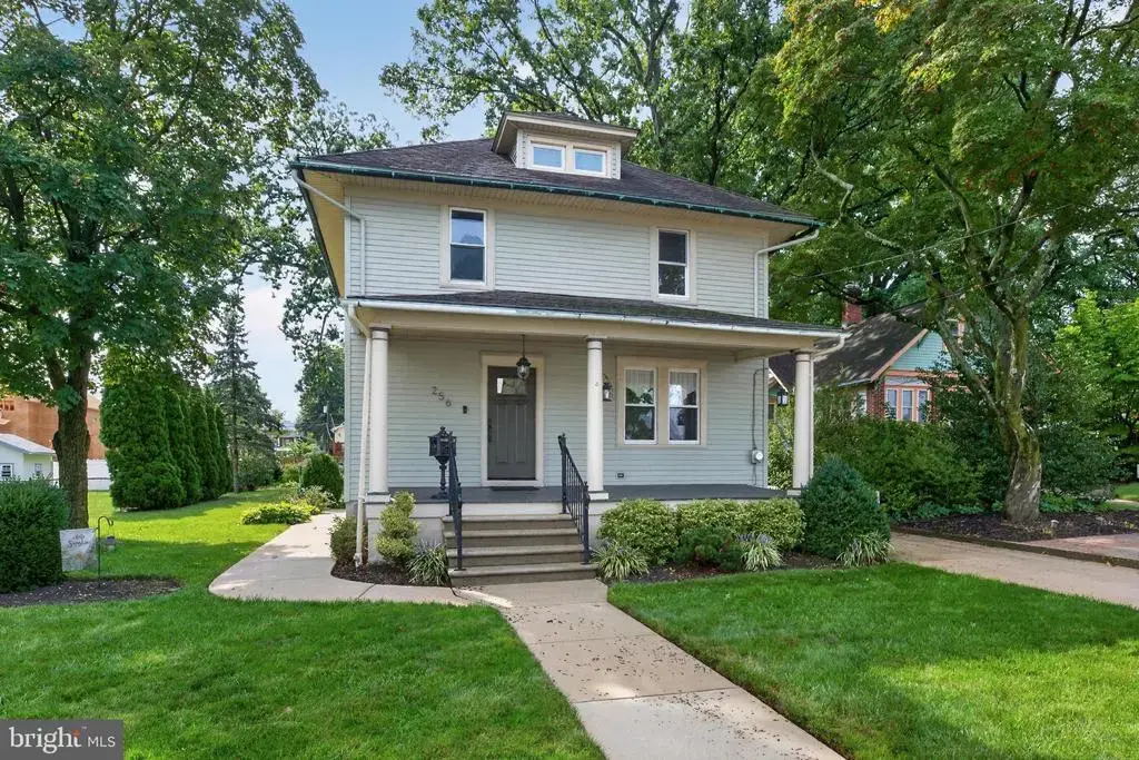256 W Pine St, AUDUBON