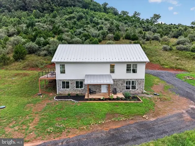 720 Gooney Manor Loop, Bentonville