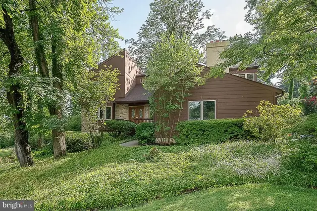 214 Cornell Dr, Bryn Mawr