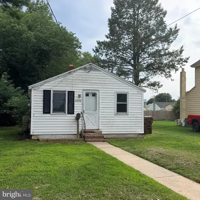 1007 Roslyn Ave, Cambridge