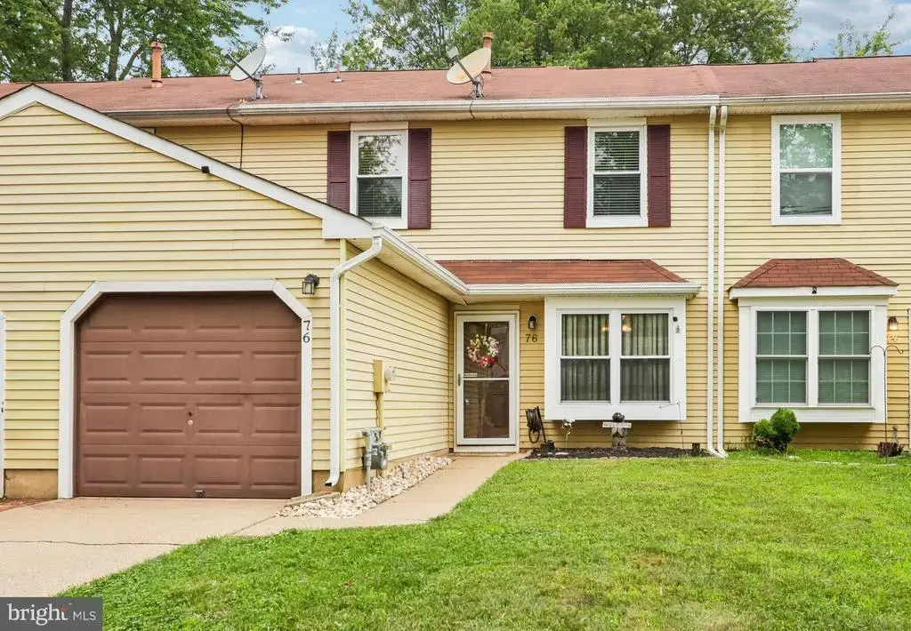 76 Rolling Hills Dr, WESTAMPTON
