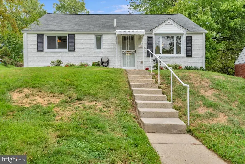 6944 Decatur Pl, HYATTSVILLE