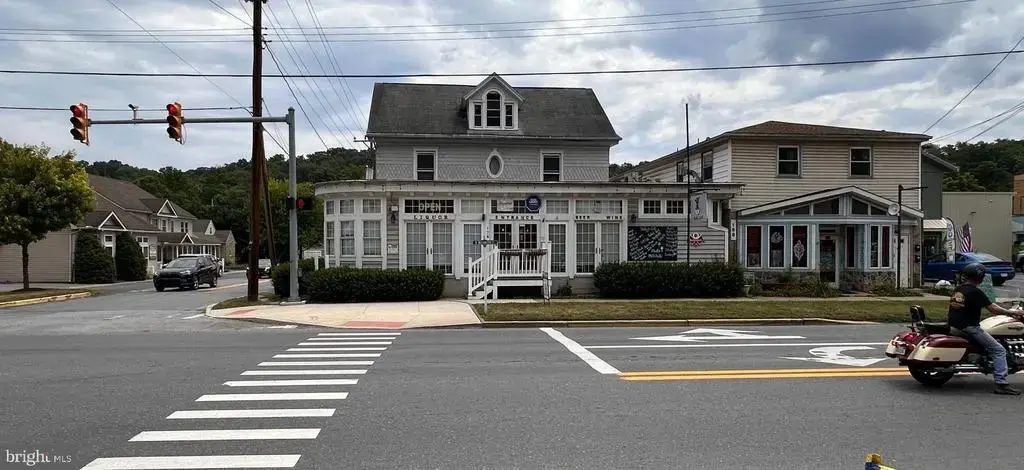 174 N Washington St, BERKELEY SPRINGS