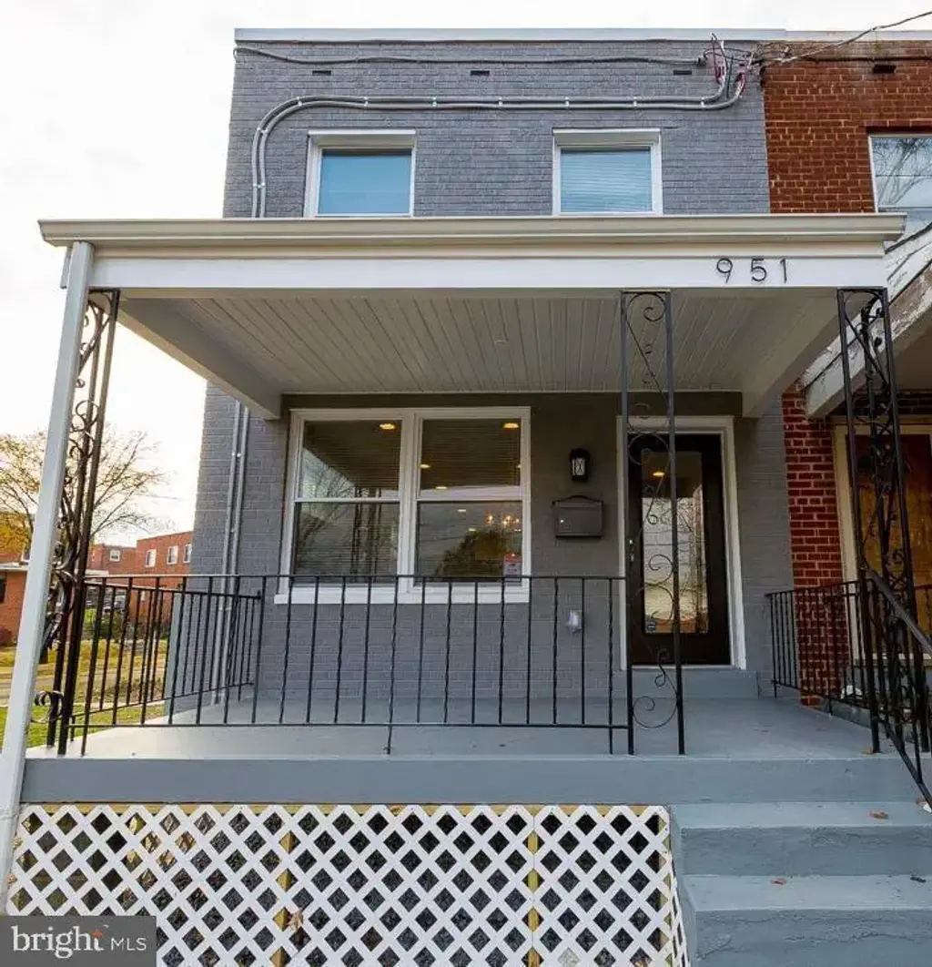 951 Jefferson St Ne, WASHINGTON