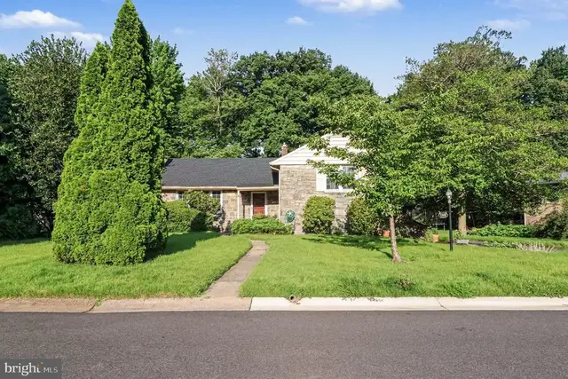 1202 Hillside Blvd, Wilmington