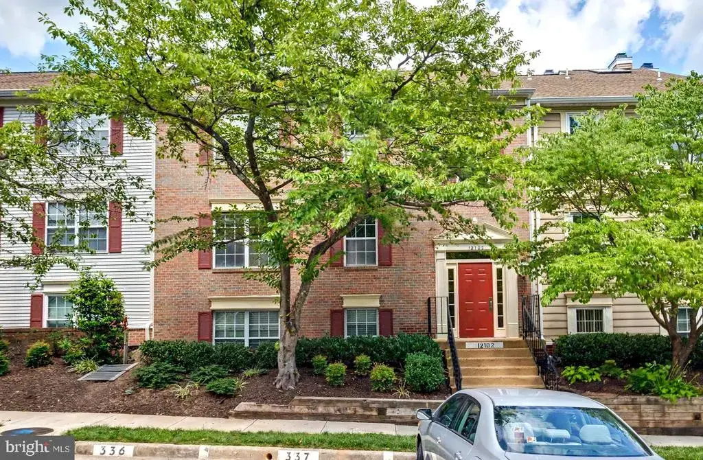 12102 Green Leaf Ct #201, FAIRFAX