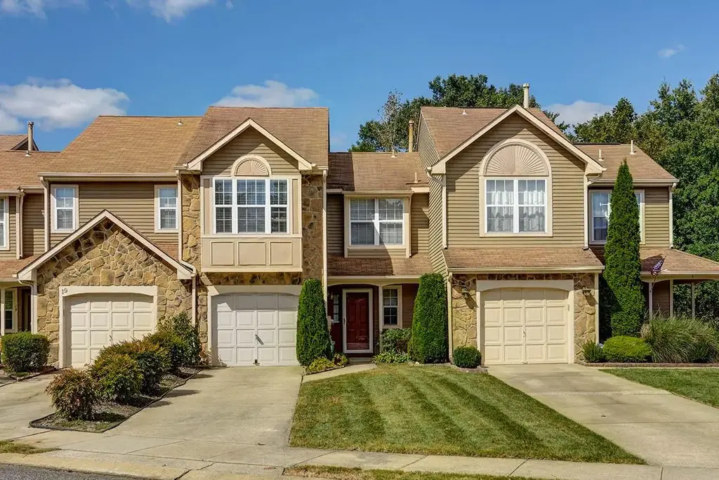 21 Claver Hill Way, MOUNT LAUREL