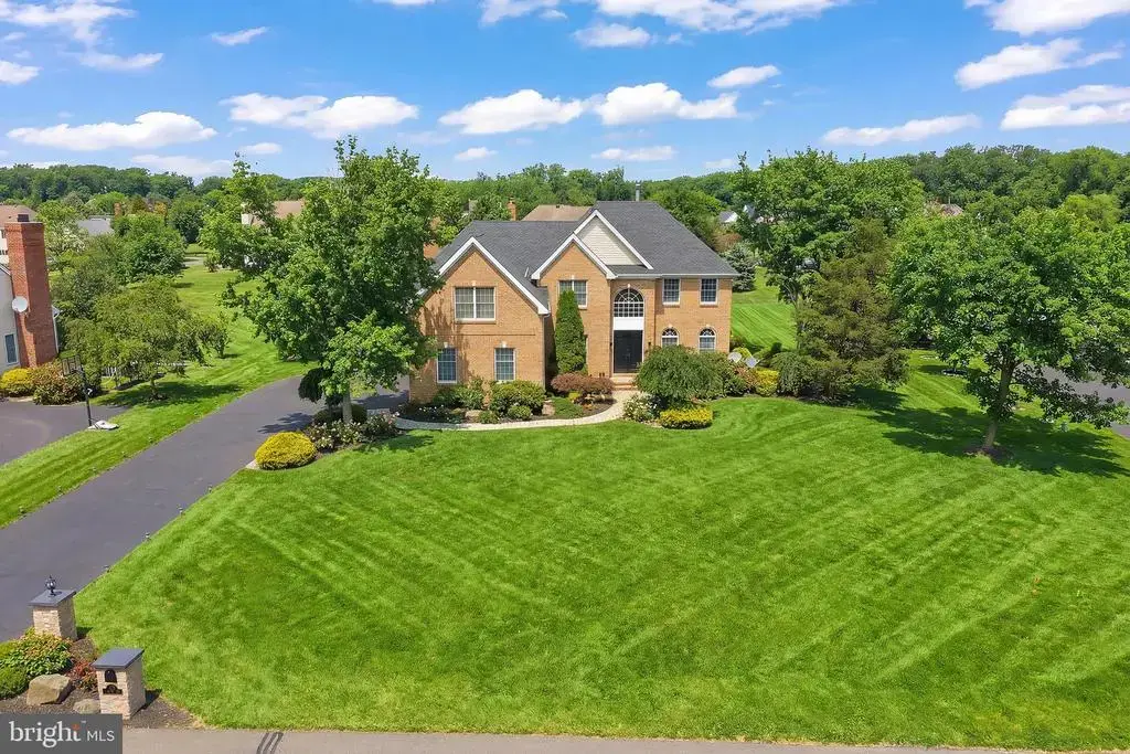14 Barnyard Ct, PLAINSBORO