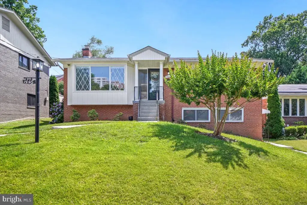 1446 Roxanna Rd Nw, WASHINGTON