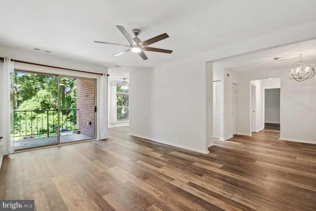 3326 Woodburn Village Dr #23, ANNANDALE