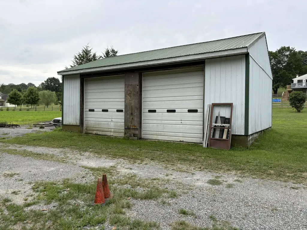 1 Clint Ln, CHESTER SPRINGS