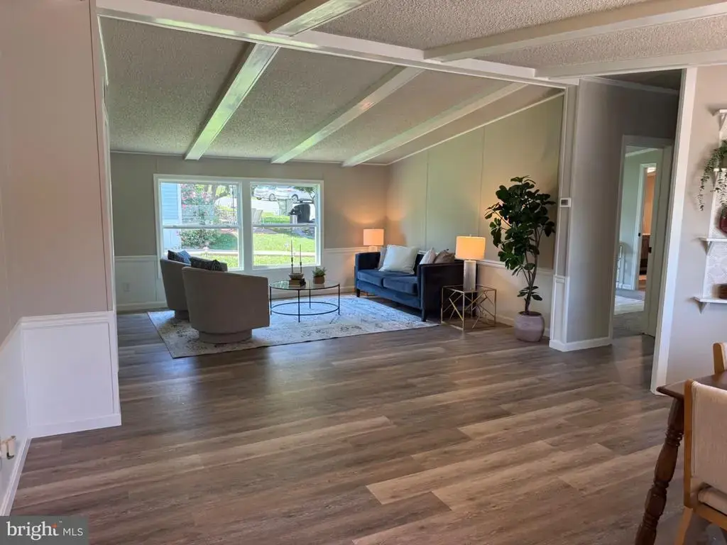 203 Oakfield Ct W, LANCASTER