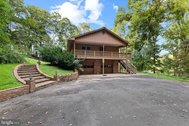 6200 Sierra Ct, Manassas