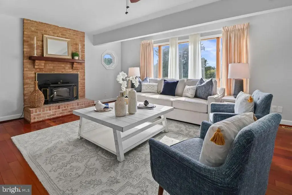 23655 Daniel Farm Ln, HOLLYWOOD