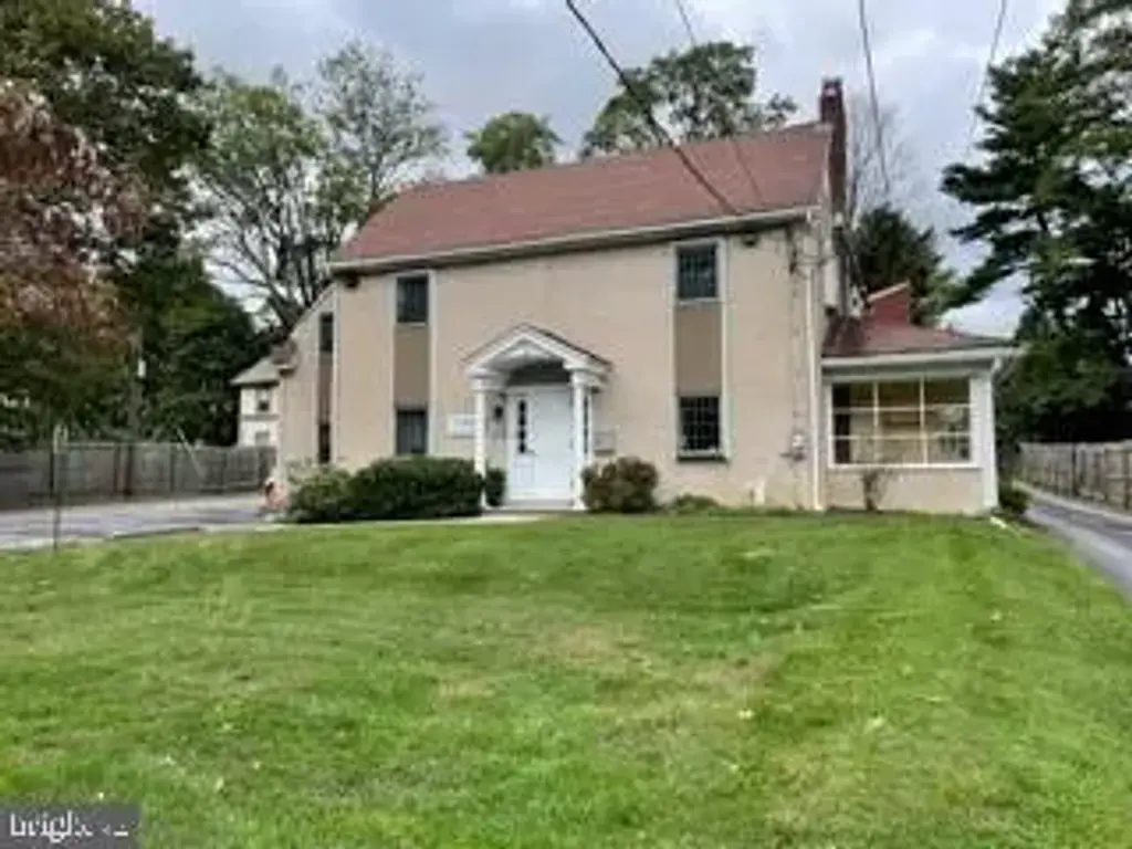 28 Garrett Ave #200, BRYN MAWR