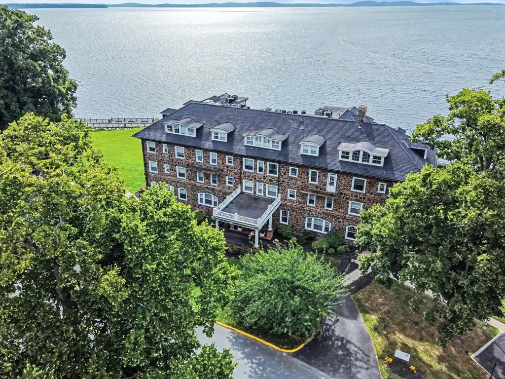 300 Commerce St #201, HAVRE DE GRACE